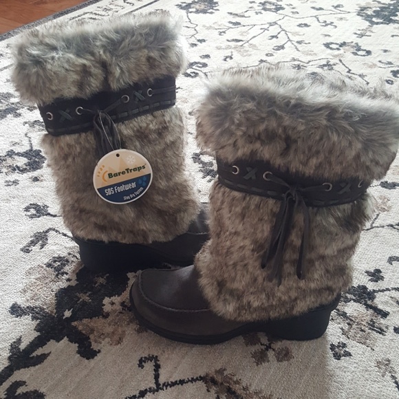 bare traps grey boots